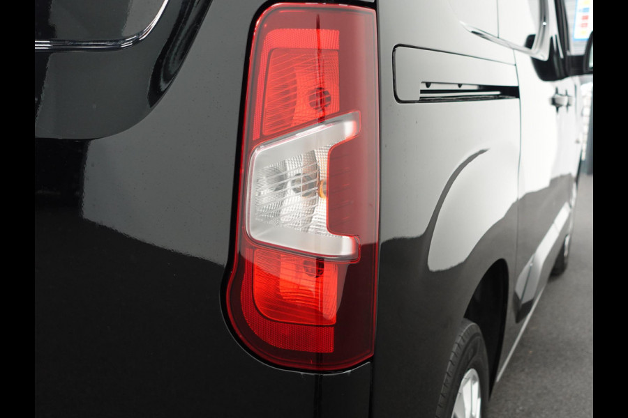 Opel Combo 1.5D L1H1 Edition 3-zits Airco Navigatie  Trekhaak parkeersensoren Opel Combo 1.5D L1H1 Edition 3-zits Airco Navigatie  Trekhaak parkeersensoren