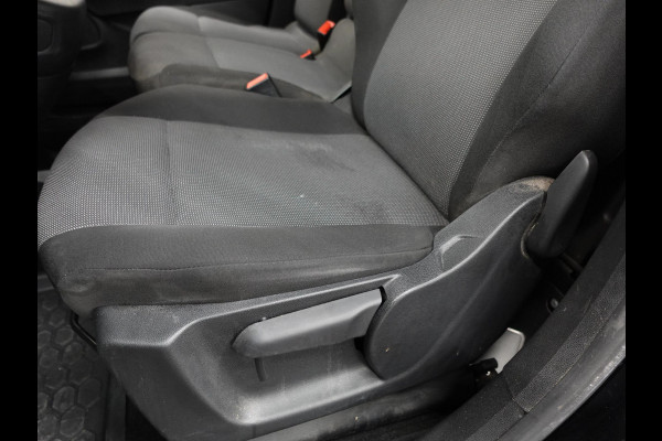 Opel Combo 1.5D L1H1 Edition 3-zits Airco Navigatie  Trekhaak parkeersensoren Opel Combo 1.5D L1H1 Edition 3-zits Airco Navigatie  Trekhaak parkeersensoren