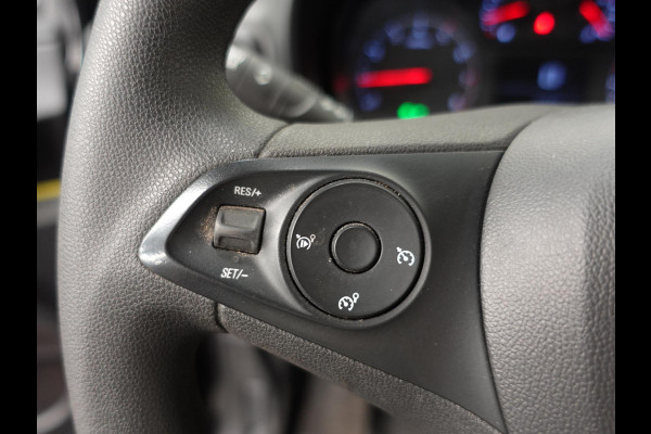 Opel Combo 1.5D L1H1 Edition 3-zits Airco Navigatie  Trekhaak parkeersensoren Opel Combo 1.5D L1H1 Edition 3-zits Airco Navigatie  Trekhaak parkeersensoren