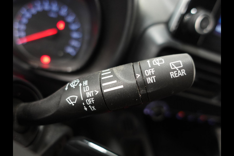 Opel Combo 1.5D L1H1 Edition 3-zits Airco Navigatie  Trekhaak parkeersensoren Opel Combo 1.5D L1H1 Edition 3-zits Airco Navigatie  Trekhaak parkeersensoren