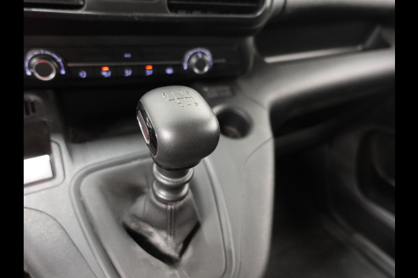 Opel Combo 1.5D L1H1 Edition 3-zits Airco Navigatie  Trekhaak parkeersensoren Opel Combo 1.5D L1H1 Edition 3-zits Airco Navigatie  Trekhaak parkeersensoren