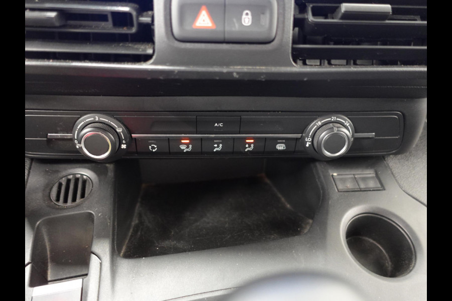 Opel Combo 1.5D L1H1 Edition 3-zits Airco Navigatie  Trekhaak parkeersensoren Opel Combo 1.5D L1H1 Edition 3-zits Airco Navigatie  Trekhaak parkeersensoren