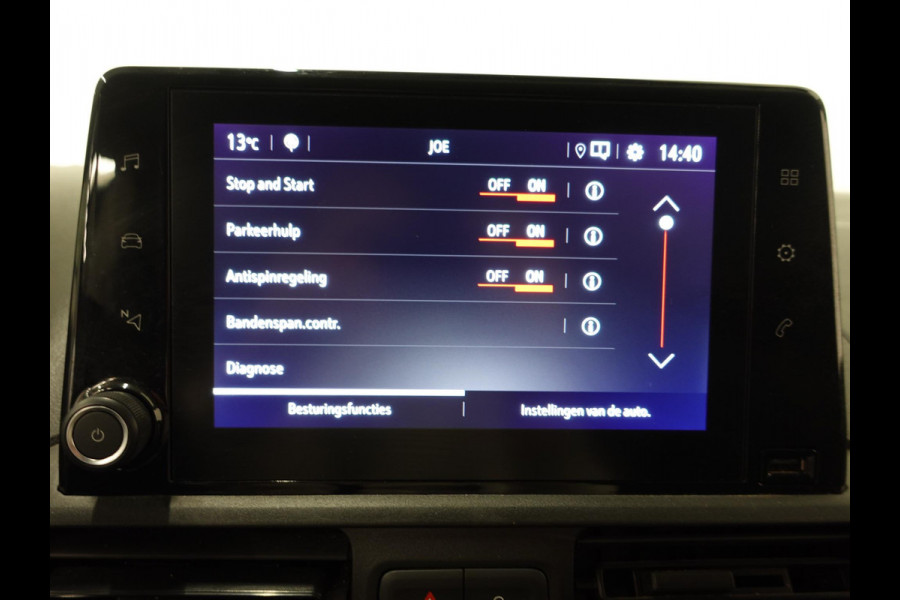 Opel Combo 1.5D L1H1 Edition 3-zits Airco Navigatie  Trekhaak parkeersensoren Opel Combo 1.5D L1H1 Edition 3-zits Airco Navigatie  Trekhaak parkeersensoren