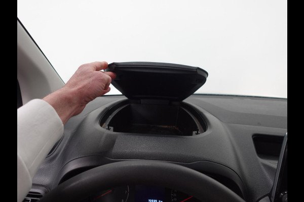 Opel Combo 1.5D L1H1 Edition 3-zits Airco Navigatie  Trekhaak parkeersensoren Opel Combo 1.5D L1H1 Edition 3-zits Airco Navigatie  Trekhaak parkeersensoren