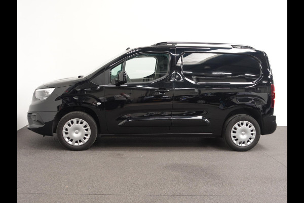 Opel Combo 1.5D L1H1 Edition 3-zits Airco Navigatie  Trekhaak parkeersensoren Opel Combo 1.5D L1H1 Edition 3-zits Airco Navigatie  Trekhaak parkeersensoren