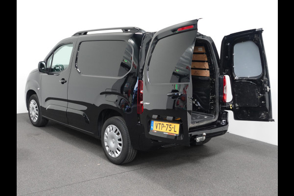 Opel Combo 1.5D L1H1 Edition 3-zits Airco Navigatie  Trekhaak parkeersensoren Opel Combo 1.5D L1H1 Edition 3-zits Airco Navigatie  Trekhaak parkeersensoren