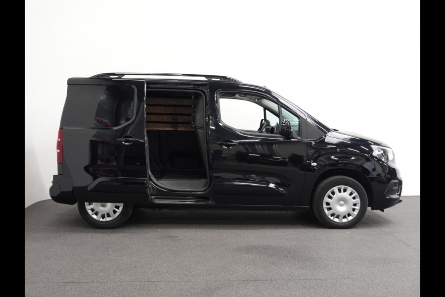 Opel Combo 1.5D L1H1 Edition 3-zits Airco Navigatie  Trekhaak parkeersensoren Opel Combo 1.5D L1H1 Edition 3-zits Airco Navigatie  Trekhaak parkeersensoren