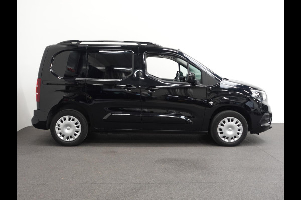 Opel Combo 1.5D L1H1 Edition 3-zits Airco Navigatie  Trekhaak parkeersensoren Opel Combo 1.5D L1H1 Edition 3-zits Airco Navigatie  Trekhaak parkeersensoren