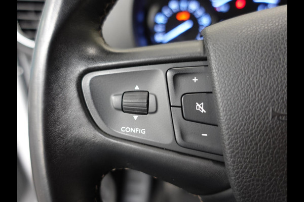 Opel Vivaro 2.0 CDTI L3H1 145PK Dubbele Cabine Edition Airco Navigatie Trekhaak Carplay Opel Vivaro 2.0 CDTI L3H1 145PK Dubbele Cabine Edition Airco Navigatie Trekhaak Carplay