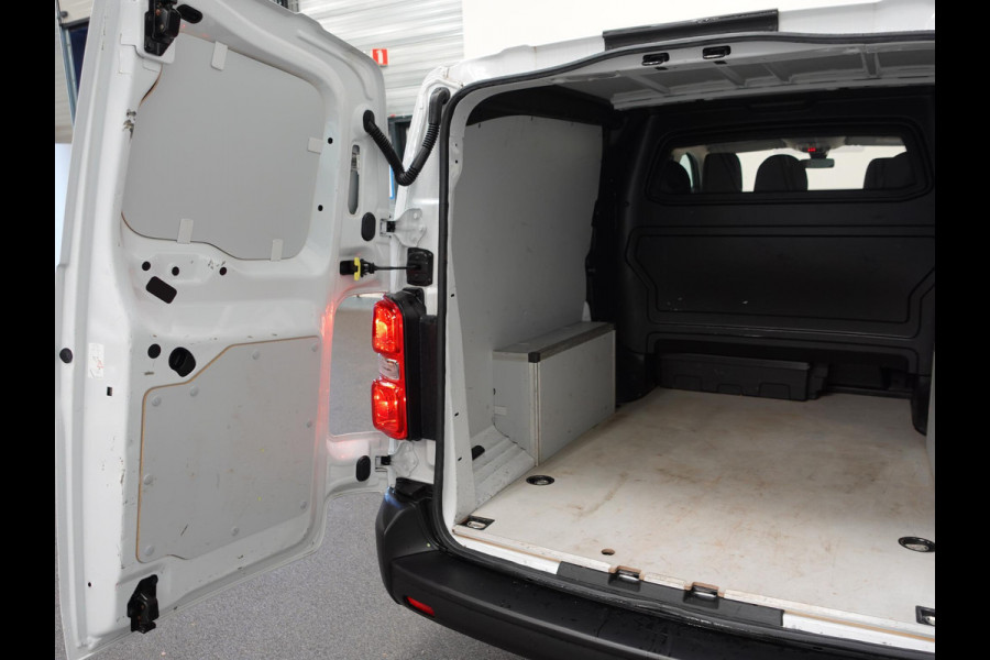Opel Vivaro 2.0 CDTI L3H1 145PK Dubbele Cabine Edition Airco Navigatie Trekhaak Carplay Opel Vivaro 2.0 CDTI L3H1 145PK Dubbele Cabine Edition Airco Navigatie Trekhaak Carplay