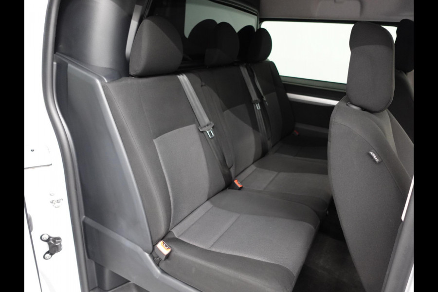 Opel Vivaro 2.0 CDTI L3H1 145PK Dubbele Cabine Edition Airco Navigatie Trekhaak Carplay Opel Vivaro 2.0 CDTI L3H1 145PK Dubbele Cabine Edition Airco Navigatie Trekhaak Carplay