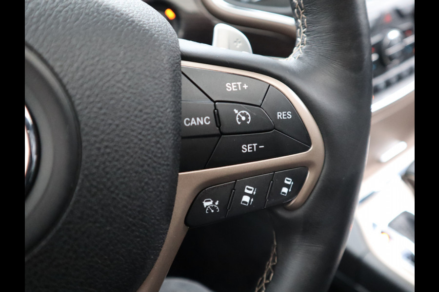 Jeep Grand Cherokee 3.0 CRD Overland - NL Auto - 3,5t KG Trekhaak - Grijs Kenteken