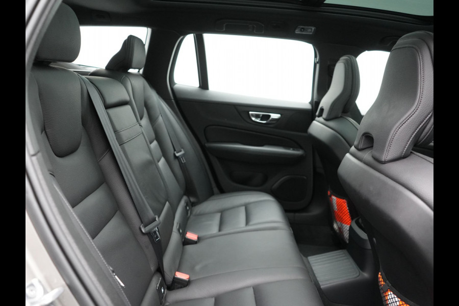 Volvo V60 T8 Twin Engine AWD Inscription Plug In Hybrid 390pk Dealer O.H. PHEV | Trekhaak Af Fabriek | Panodak | Adaptive Cruise | Head Up | Harman & Kardon | Lederen Sportstoelen Memory & Verwarmd | Blis | Pilot Assist | Spotify | Navigatie | Virtual | DAB | Volvo V60 T8 Twin Engine AWD Inscription Plug In Hybrid 390pk Dealer O.H. PHEV | Trekhaak Af Fabriek | Panodak | Adaptive Cruise | Head Up | Harman & Kardon | Lederen Sportstoelen Memory & Verwarmd | Blis | Pilot Assist | Spotify | Navigatie | Virtual | DAB |