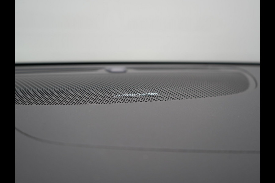 Volvo V60 T8 Twin Engine AWD Inscription Plug In Hybrid 390pk Dealer O.H. PHEV | Trekhaak Af Fabriek | Panodak | Adaptive Cruise | Head Up | Harman & Kardon | Lederen Sportstoelen Memory & Verwarmd | Blis | Pilot Assist | Spotify | Navigatie | Virtual | DAB | Volvo V60 T8 Twin Engine AWD Inscription Plug In Hybrid 390pk Dealer O.H. PHEV | Trekhaak Af Fabriek | Panodak | Adaptive Cruise | Head Up | Harman & Kardon | Lederen Sportstoelen Memory & Verwarmd | Blis | Pilot Assist | Spotify | Navigatie | Virtual | DAB |