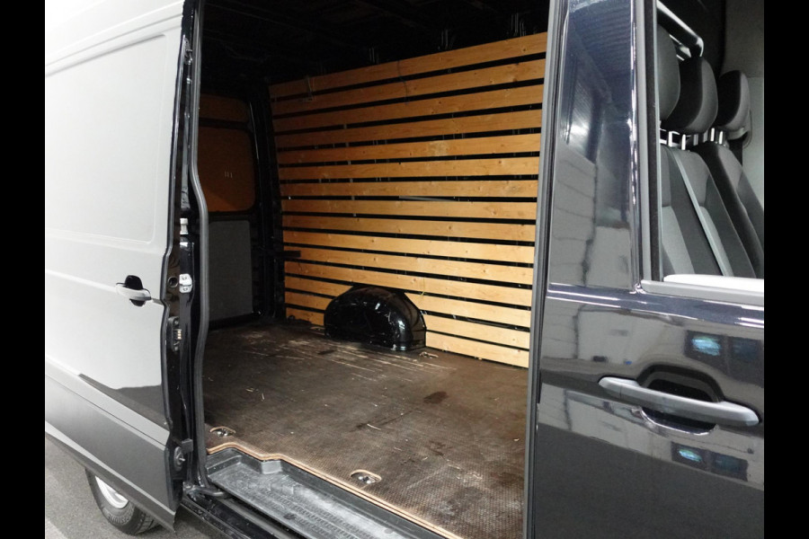 Volkswagen Crafter 177pk Automaat L3H3/ L2H2 Highline Camera Apple Carplay/Android Auto Airco Cruise control Euro6 Volkswagen Crafter 177pk Automaat L3H3/ L2H2 Highline Camera Apple Carplay/Android Auto Airco Cruise control Euro6