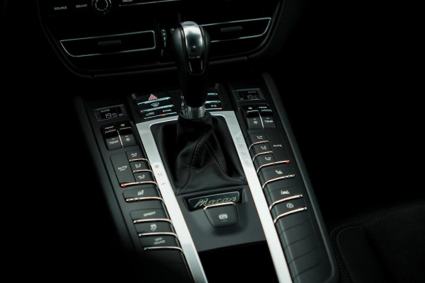 Porsche Macan 2.0 / Panoramadak / Incl BTW / 20''  / Stoelverwarming