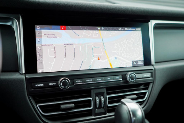 Porsche Macan 2.0 / Panoramadak / Incl BTW / 20''  / Stoelverwarming