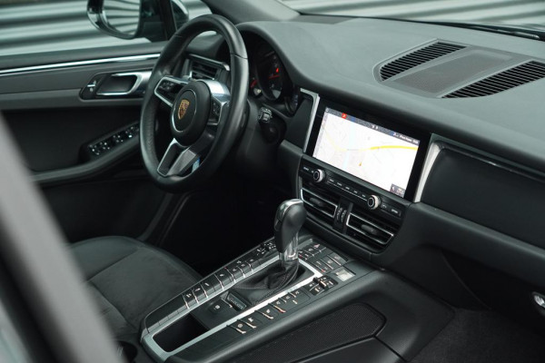 Porsche Macan 2.0 / Panoramadak / Incl BTW / 20''  / Stoelverwarming