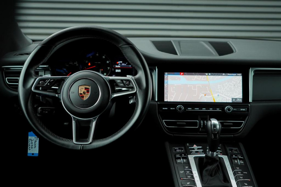 Porsche Macan 2.0 / Panoramadak / Incl BTW / 20''  / Stoelverwarming