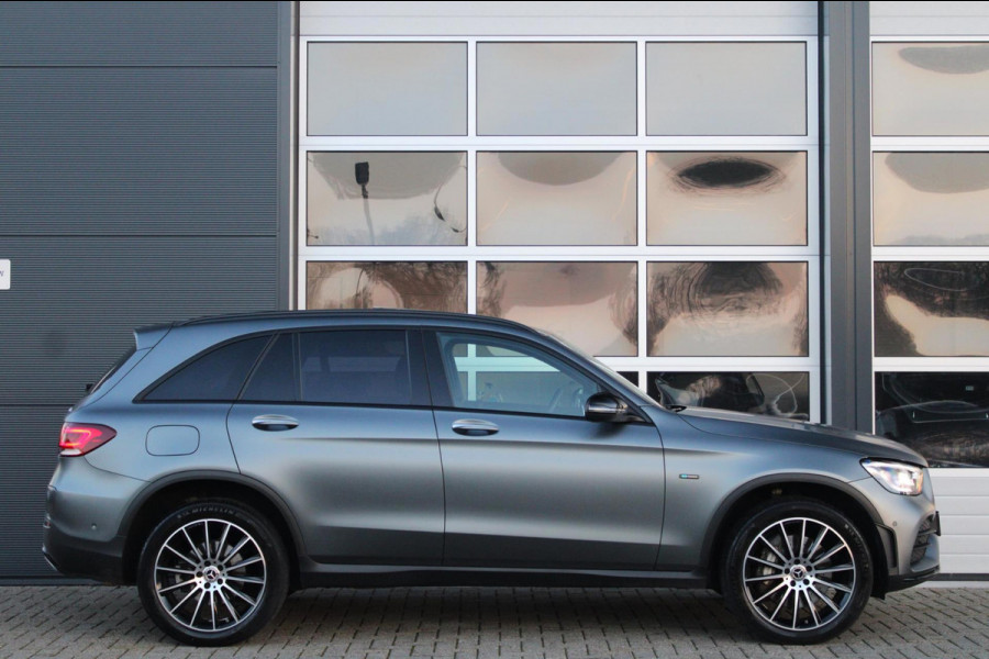 Mercedes-Benz GLC 300e 4MATIC AMG-Line | Pano | Burmester | 20''