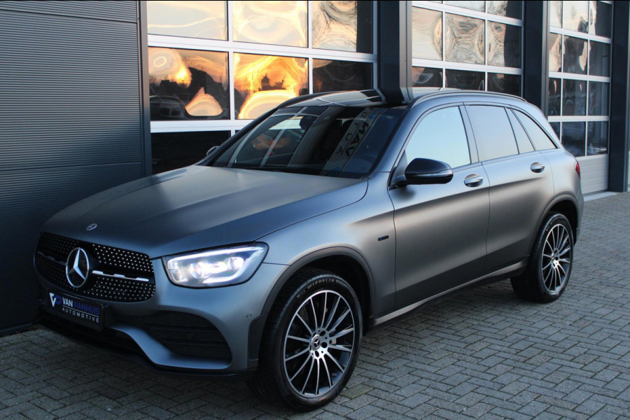 Mercedes-Benz GLC 300e 4MATIC AMG-Line | Pano | Burmester | 20''