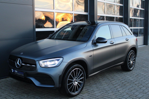 Mercedes-Benz GLC 300e 4MATIC AMG-Line | Pano | Burmester | 20''