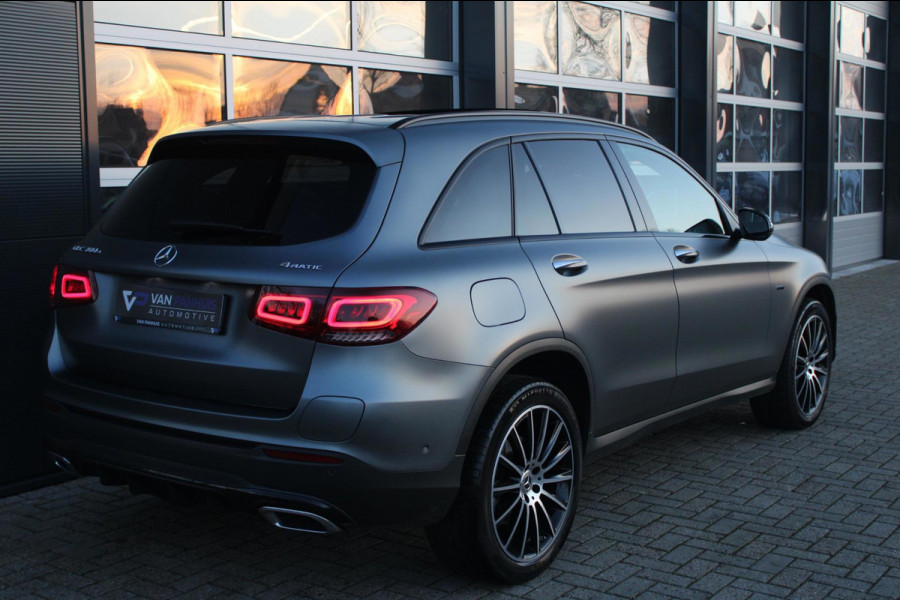 Mercedes-Benz GLC 300e 4MATIC AMG-Line | Pano | Burmester | 20''