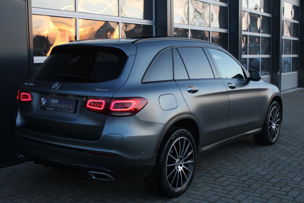 Mercedes-Benz GLC 300e 4MATIC AMG-Line | Pano | Burmester | 20''