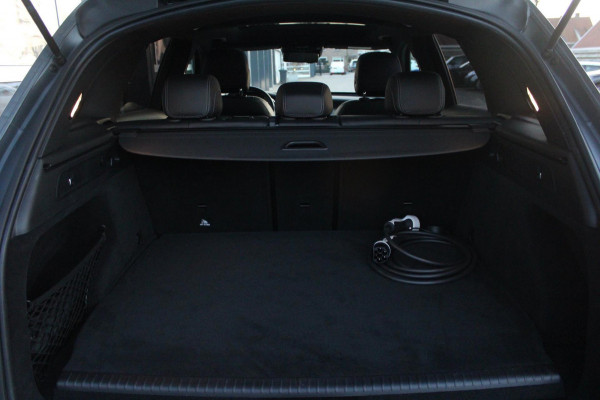 Mercedes-Benz GLC 300e 4MATIC AMG-Line | Pano | Burmester | 20''