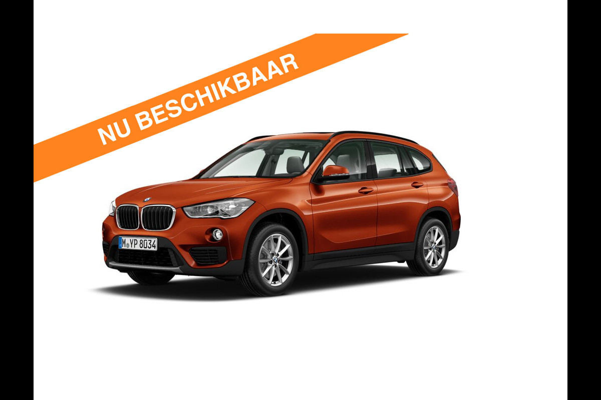 BMW X1 sDrive18i - Pano - Trekhaak - Navi Plus - LED