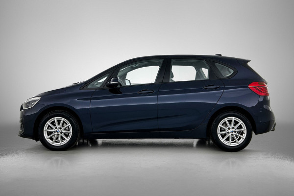 BMW 2 Serie Active Tourer 218i Executive Launch Edition(NL-auto, Dealer OnderH, Camera, Navi, Parkeersensoren, Sportstoelen, Etc) BMW 2 Serie Active Tourer 218i Executive Launch Edition(NL-auto, Dealer OnderH, Camera, Navi, Parkeersensoren, Sportstoelen, Etc)