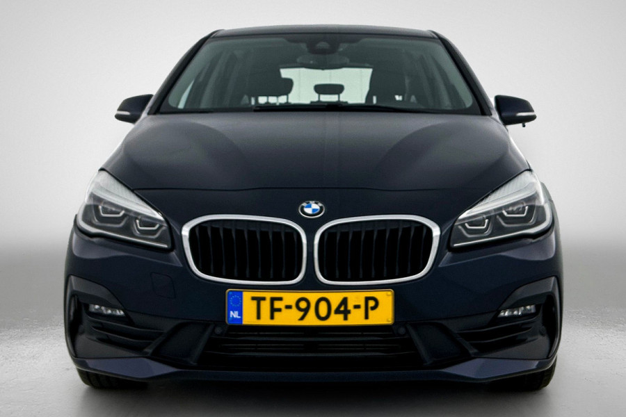 BMW 2 Serie Active Tourer 218i Executive Launch Edition(NL-auto, Dealer OnderH, Camera, Navi, Parkeersensoren, Sportstoelen, Etc) BMW 2 Serie Active Tourer 218i Executive Launch Edition(NL-auto, Dealer OnderH, Camera, Navi, Parkeersensoren, Sportstoelen, Etc)