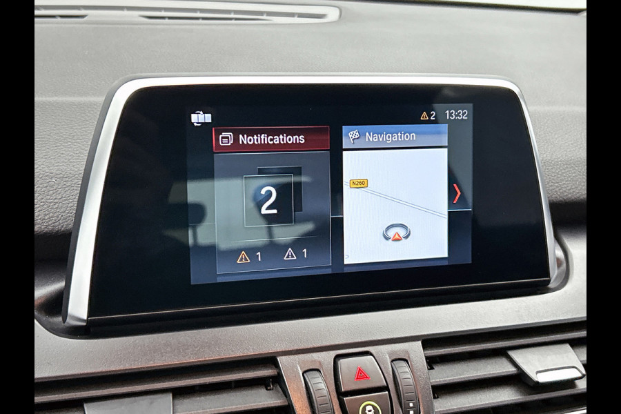 BMW 2 Serie Active Tourer 218i Executive Launch Edition(NL-auto, Dealer OnderH, Camera, Navi, Parkeersensoren, Sportstoelen, Etc) BMW 2 Serie Active Tourer 218i Executive Launch Edition(NL-auto, Dealer OnderH, Camera, Navi, Parkeersensoren, Sportstoelen, Etc)