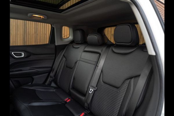 Jeep Compass 4xe Plug-in Hybrid Limited | Pano-dak | 360 camera | CarPlay | 19 inch Jeep Compass 4xe Plug-in Hybrid Limited | Pano-dak | 360 camera | CarPlay | 19 inch