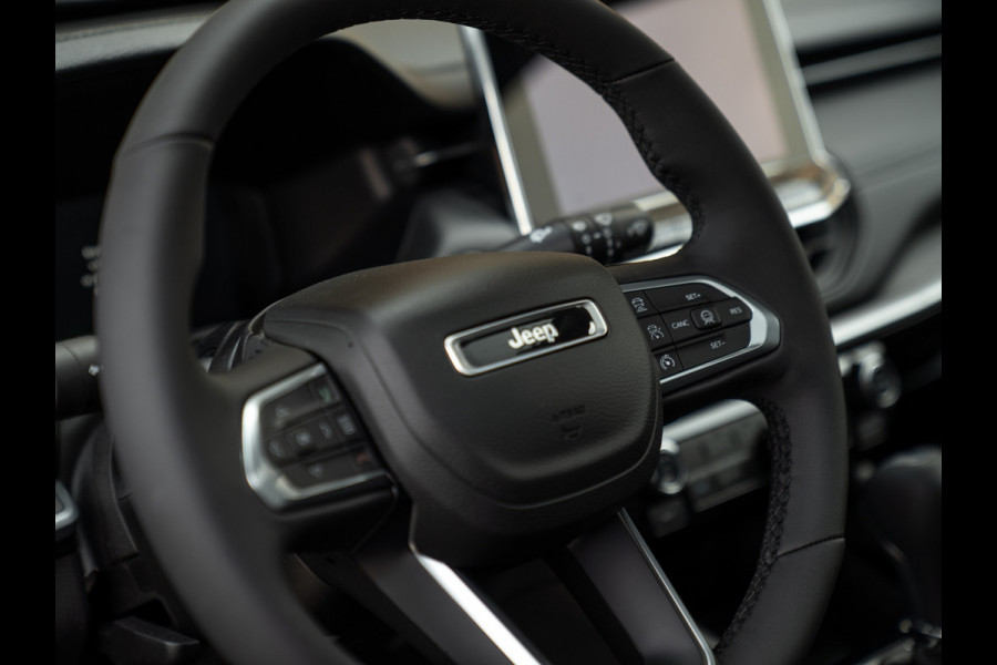 Jeep Compass 4xe Plug-in Hybrid Limited | Pano-dak | 360 camera | CarPlay | 19 inch Jeep Compass 4xe Plug-in Hybrid Limited | Pano-dak | 360 camera | CarPlay | 19 inch