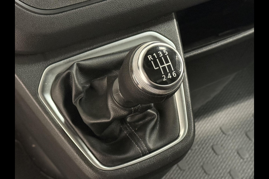 Renault Trafic 2.0 Blue dCi 150PK T30 L2H1 Advance Airco Bluetooth Camera Cruise PDC Trekhaak