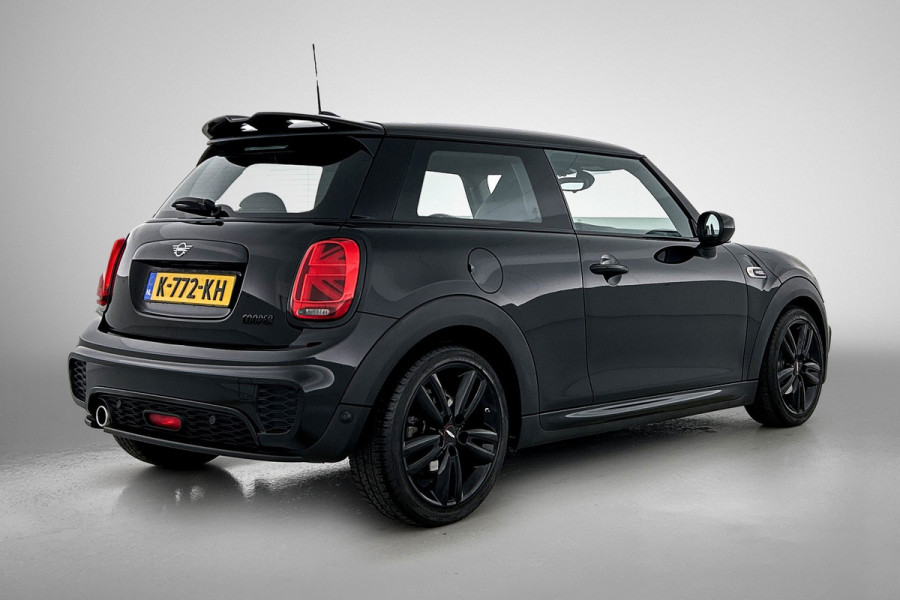 MINI Mini 1.5 Cooper JCW Chili Serious Business(NL-auto, Kuipstoelen, StoelV, Navi, Climate Con, Parkeersensoren, Etc) MINI Mini 1.5 Cooper JCW Chili Serious Business(NL-auto, Kuipstoelen, StoelV, Navi, Climate Con, Parkeersensoren, Etc)