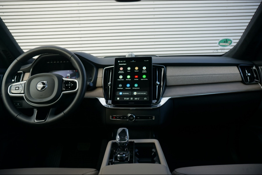 Volvo XC90 455PK PHEV Ultra Dark MY25 LEDER PAKKET | MASSAGESTOEL | B&W AUD Volvo XC90 455PK PHEV Ultra Dark MY25 LEDER PAKKET | MASSAGESTOEL | B&W AUD