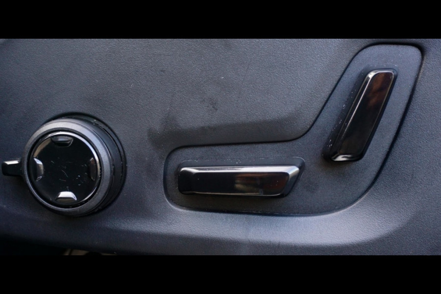 Volvo XC90 455PK PHEV Ultra Dark MY25 LEDER PAKKET | MASSAGESTOEL | B&W AUD Volvo XC90 455PK PHEV Ultra Dark MY25 LEDER PAKKET | MASSAGESTOEL | B&W AUD