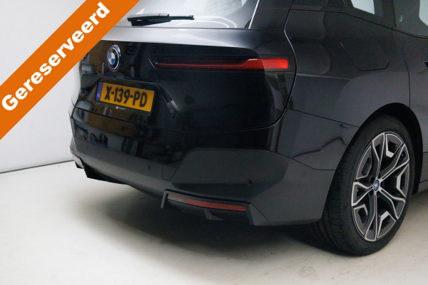 BMW iX xDrive50 112 kWh | Panoramadak | Trekhaak | Luchtvering | Harman Kardon | 24 maanden Premium Selection garantie, Driving assistant, Comfort Access, Headup BMW iX xDrive50 112 kWh | Panoramadak | Trekhaak | Luchtvering | Harman Kardon | 24 maanden Premium Selection garantie, Driving assistant, Comfort Access, Headup