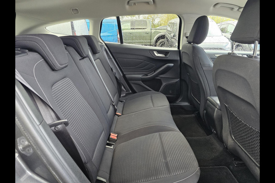 Ford FOCUS Wagon 1.5 EcoBoost Titanium Business 150 pk | 2de eigenaar | Full-led | Trekhaak | 1.500 kg trekgewicht | Camera | Winterpack | Perfect onderhouden!