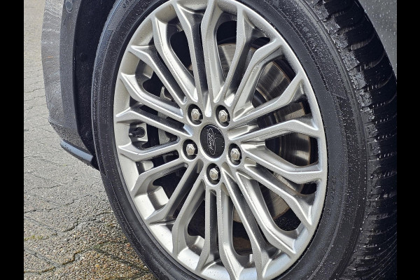 Ford FOCUS Wagon 1.5 EcoBoost Titanium Business 150 pk | 2de eigenaar | Full-led | Trekhaak | 1.500 kg trekgewicht | Camera | Winterpack | Perfect onderhouden!