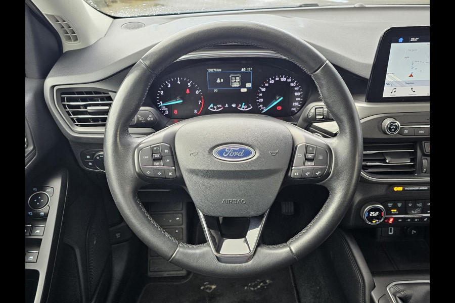 Ford FOCUS Wagon 1.5 EcoBoost Titanium Business 150 pk | 2de eigenaar | Full-led | Trekhaak | 1.500 kg trekgewicht | Camera | Winterpack | Perfect onderhouden!