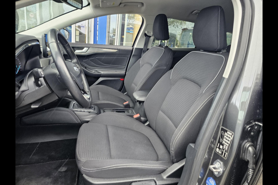 Ford FOCUS Wagon 1.5 EcoBoost Titanium Business 150 pk | 2de eigenaar | Full-led | Trekhaak | 1.500 kg trekgewicht | Camera | Winterpack | Perfect onderhouden!