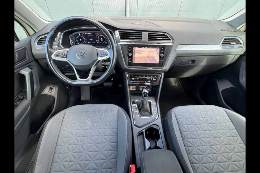 Volkswagen Tiguan 1.4 TSI eHybrid Life * Navigatie * Stoelverwarming * Virtual Cockpit * Adaptieve Cruise Control *