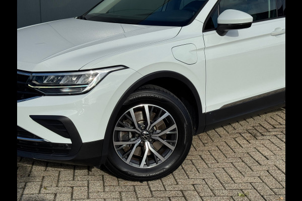 Volkswagen Tiguan 1.4 TSI eHybrid Life * Navigatie * Stoelverwarming * Virtual Cockpit * Adaptieve Cruise Control *
