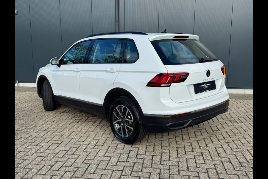 Volkswagen Tiguan 1.4 TSI eHybrid Life * Navigatie * Stoelverwarming * Virtual Cockpit * Adaptieve Cruise Control *