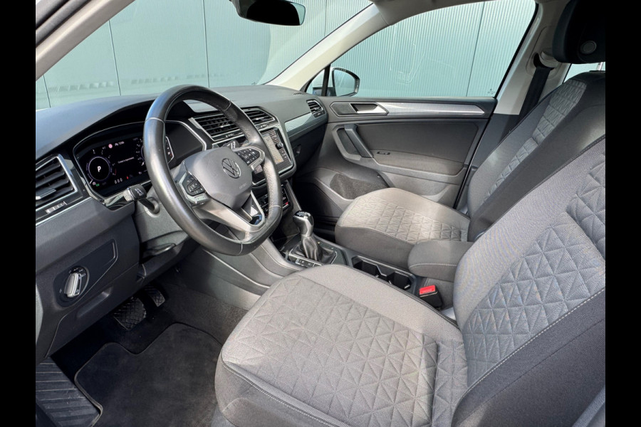 Volkswagen Tiguan 1.4 TSI eHybrid Life * Navigatie * Stoelverwarming * Virtual Cockpit * Adaptieve Cruise Control *