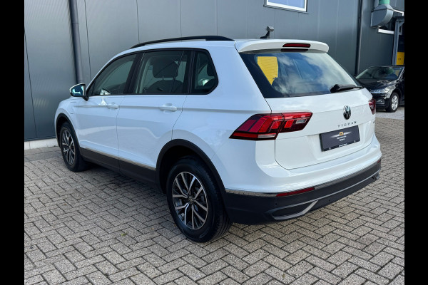 Volkswagen Tiguan 1.4 TSI eHybrid Life * Navigatie * Stoelverwarming * Virtual Cockpit * Adaptieve Cruise Control *