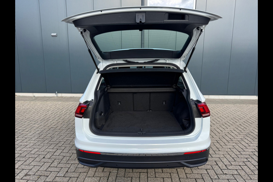 Volkswagen Tiguan 1.4 TSI eHybrid Life * Navigatie * Stoelverwarming * Virtual Cockpit * Adaptieve Cruise Control *